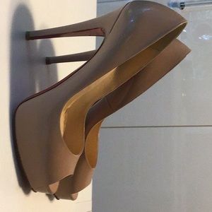 Christian Louboutin Very Prive Patent pump.